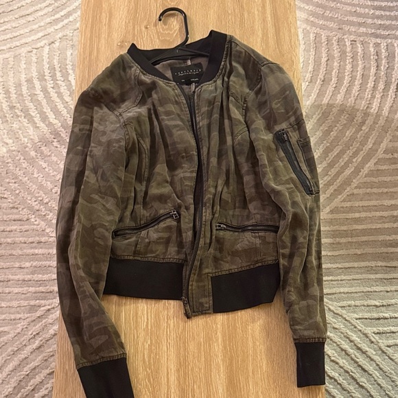 Sanctuary Jackets & Blazers - Sanctuary Camo-Print Olive Bomber Jacket with Black Trim
